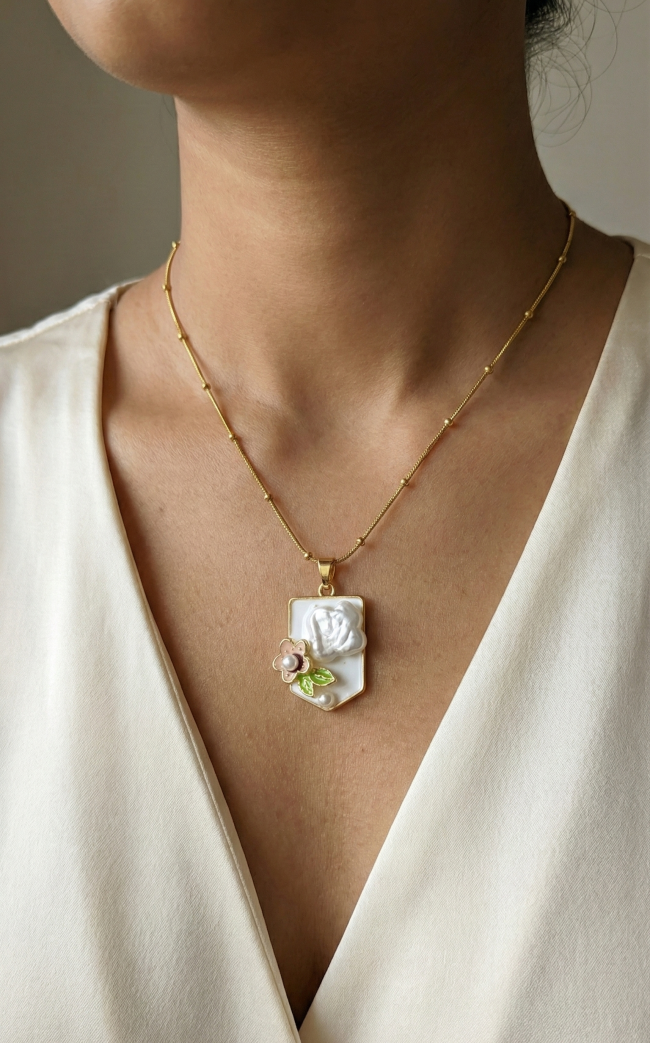 Fleur d'or Collection-White
